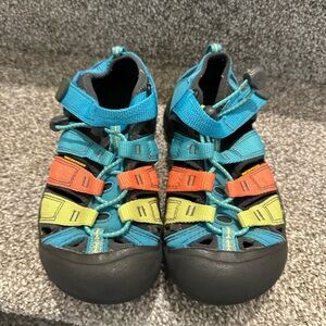 Girls size 13 Keen Sandals